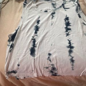 Lululemon tank